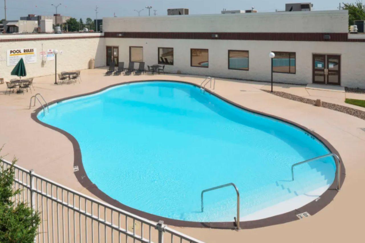 Americas Best Value Inn - Campus View Eau Claire Kültér fotó