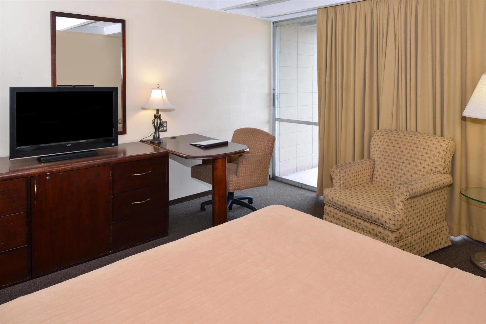 Americas Best Value Inn - Campus View Eau Claire Kültér fotó