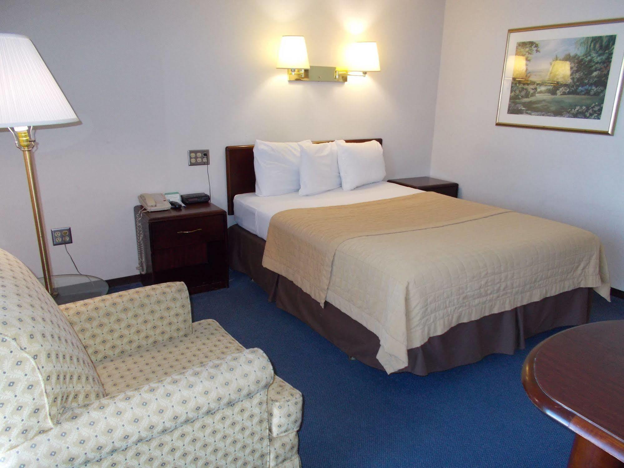 Americas Best Value Inn - Campus View Eau Claire Kültér fotó