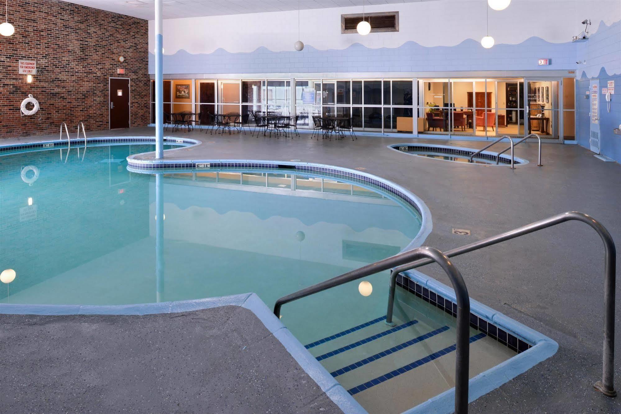 Americas Best Value Inn - Campus View Eau Claire Kültér fotó